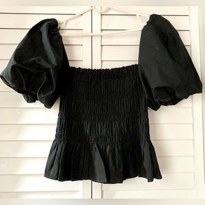 ASTR black puffy sleeve top!
